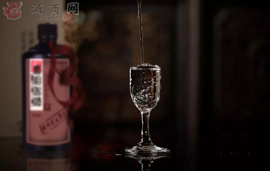 �һ�������Ͼ�Ʒһ���u���Ļ�